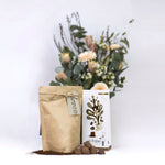 Blomsterdeli Blommor bukett snitt och delikatesser i from av praliner och kaffe